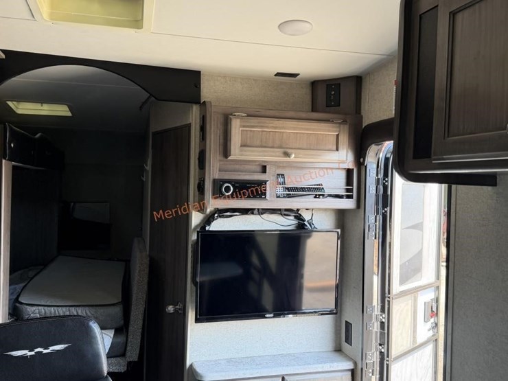 2019-weekend-warrior-toy-hauler-image-38