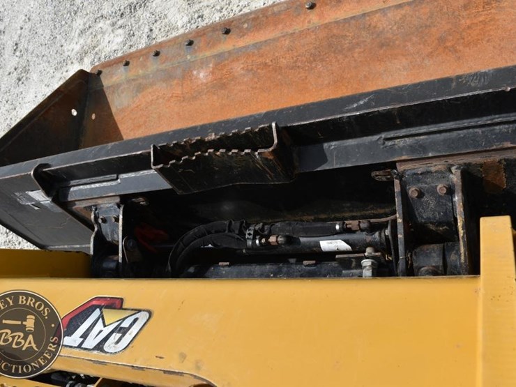 2022-caterpillar-289d3-image-23