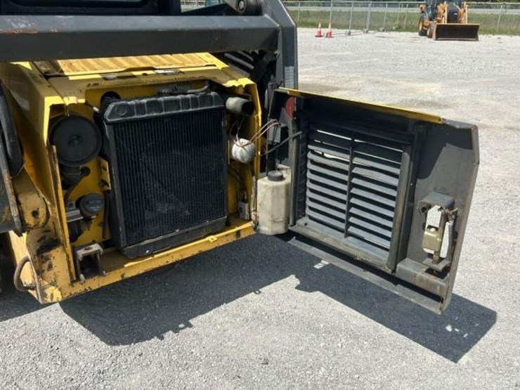 2003-new-holland-ls170-image-24