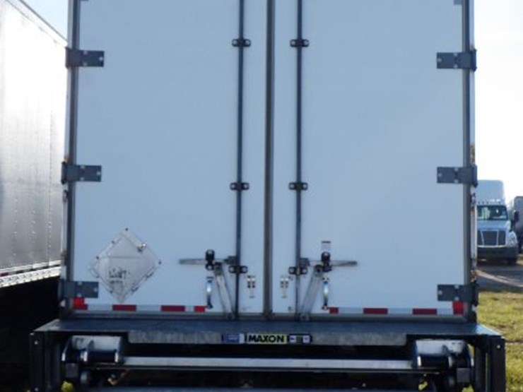 2018-freightliner-cascadia-113-image-11