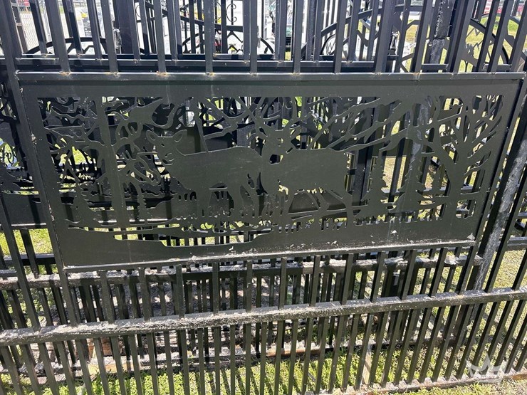 2026-20ft.-bi-parting-iron-gate-deer-style-image-2