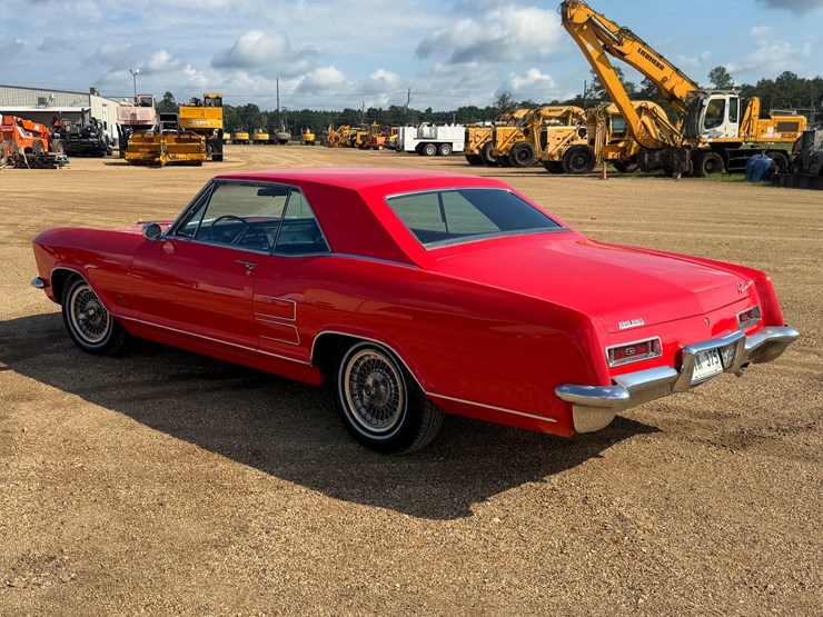 #1020-•-offered-at-no-reserve-|-1964-buick-riviera-image-5