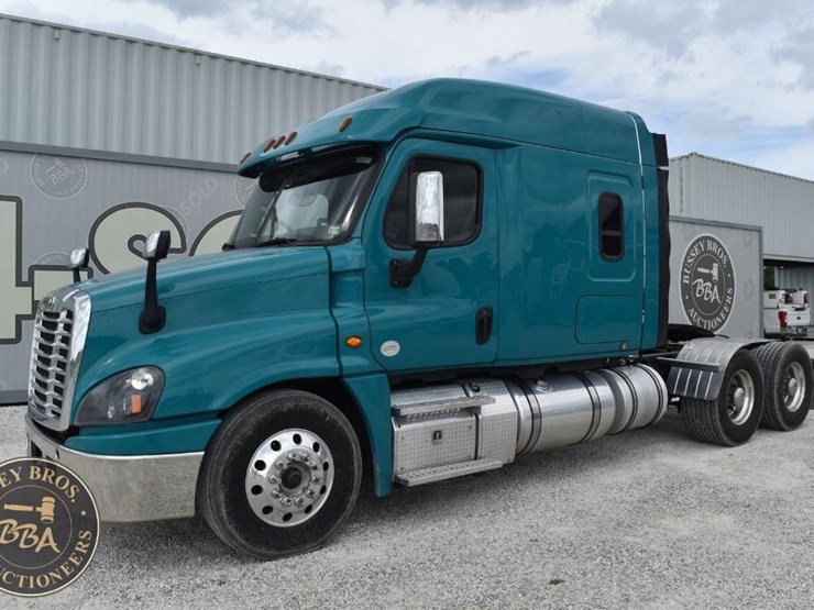 2016-freightliner-cascadia-125-image-4