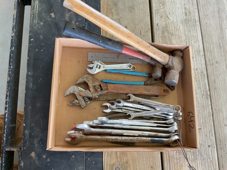 craftsman-standard-combination-wrench-set,-adjustable-wrenches,-hammers-&-misc-image-2
