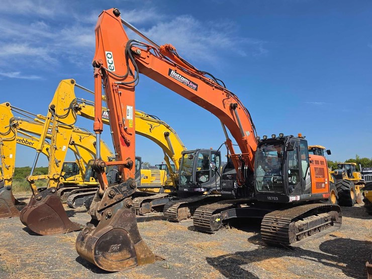 2020-hitachi-zx225usr-lc-6-image-1