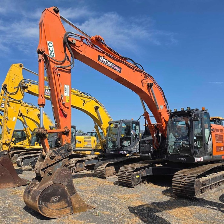 2020 HITACHI ZX225USR LC-6