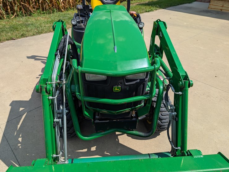 2012-john-deere-1026r-image-9