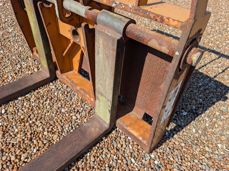 lull-pallet-forks-image-10