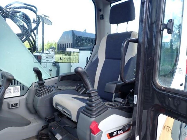 2021-bobcat-e145-image-10