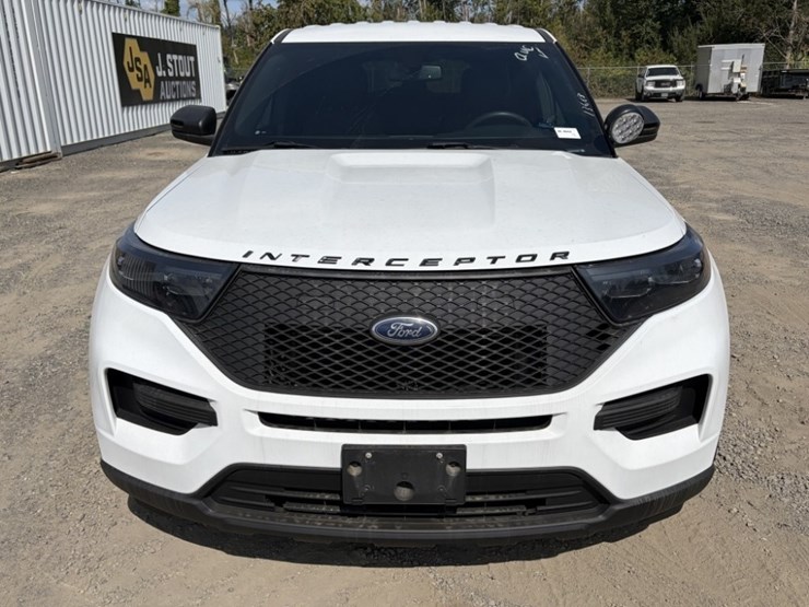 2020-ford-explorer-image-8