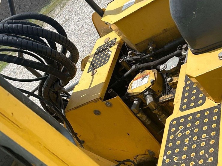 komatsu-pc138us-lc-11-image-13