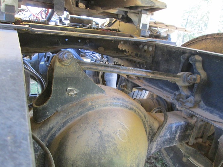 2019-mack-anthem-64t-image-10