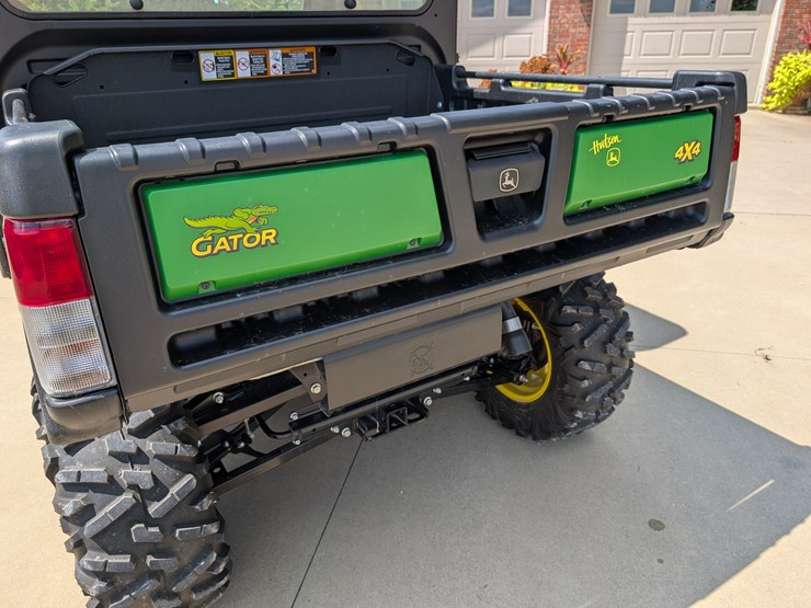 2019-john-deere-gator-image-24