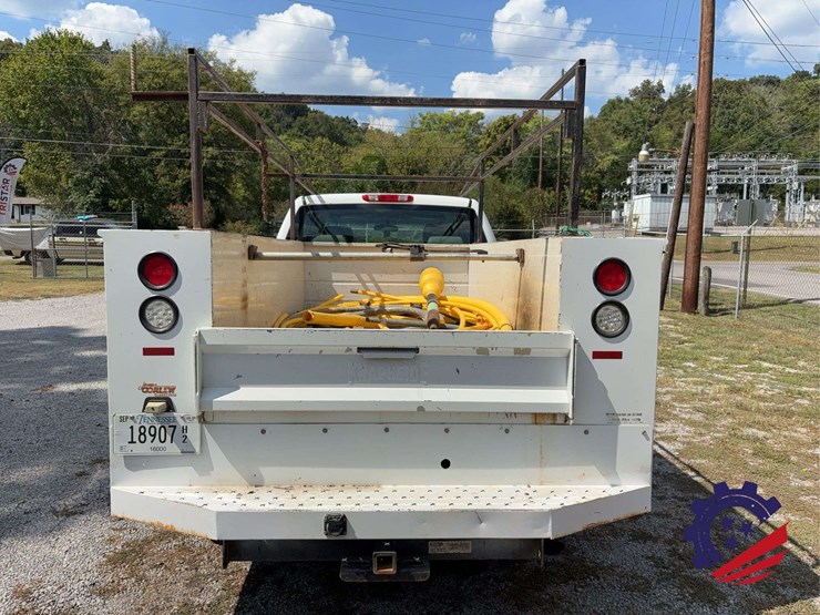 2013-chevrolet-silverado-2500hd-image-9
