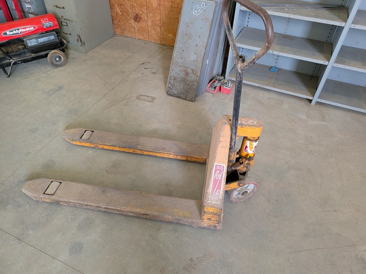 pallet-jack-image-1