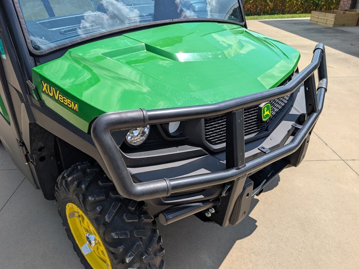 2019-john-deere-gator-image-38