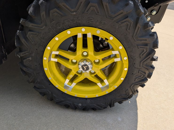 2019-john-deere-gator-image-36