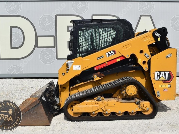 2024-caterpillar-255-image-3