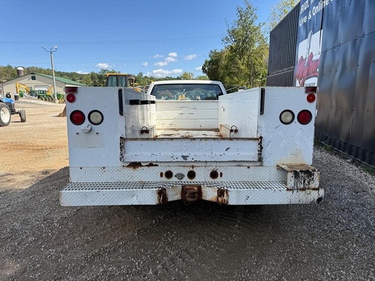 1992-chevrolet-cheyenne-3500-image-3