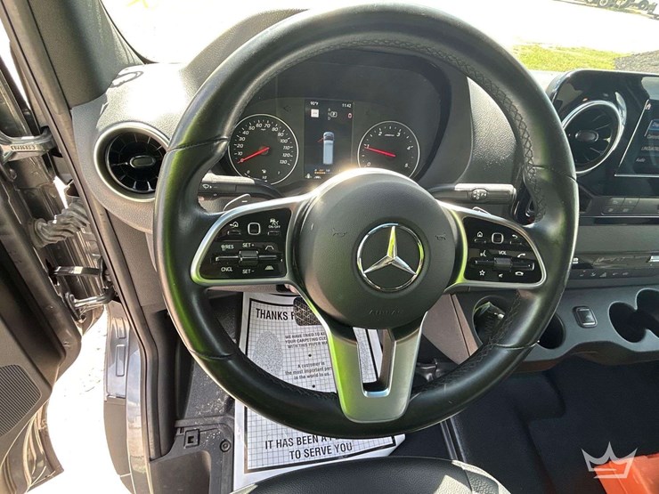 2021-mercedes-benz-sprinter-4500-image-14