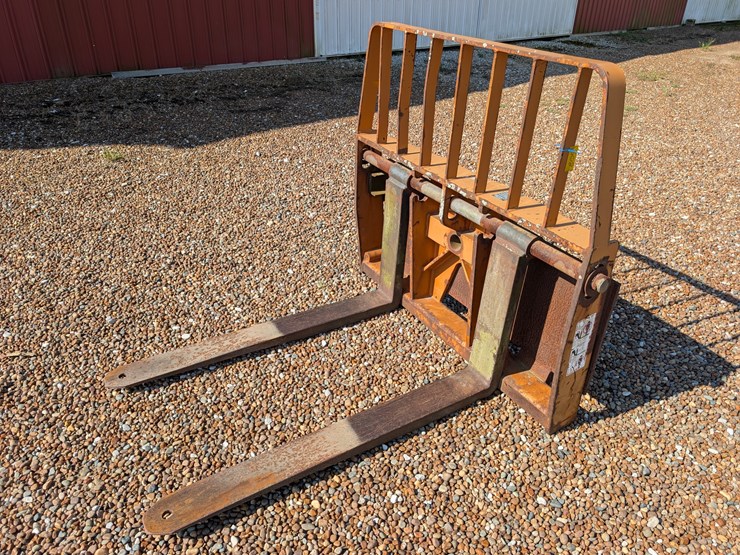 lull-pallet-forks-image-1