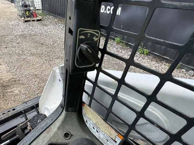 2016-bobcat-t590-image-26