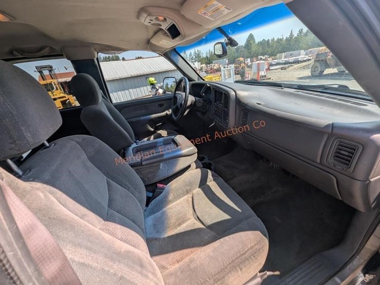 2003-chevrolet-silverado-2500hd-image-18