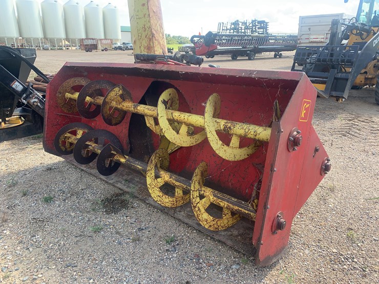farm-king-960-snowblower-image-1