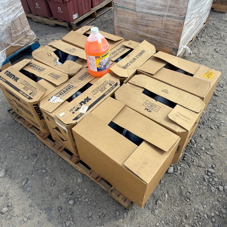#10538 • Lot of Windshield Washer Fluid INV#10538