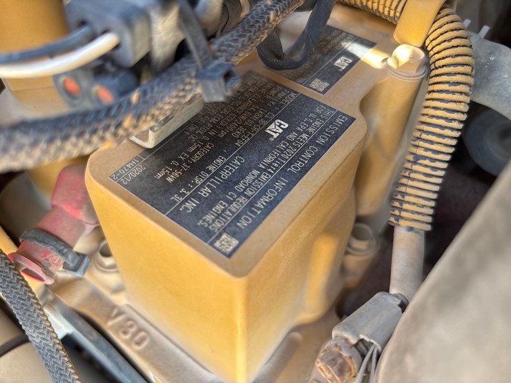 2021-caterpillar-259d3-image-23