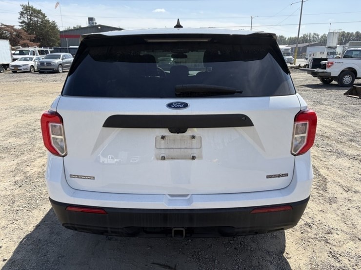 2020-ford-explorer-image-5
