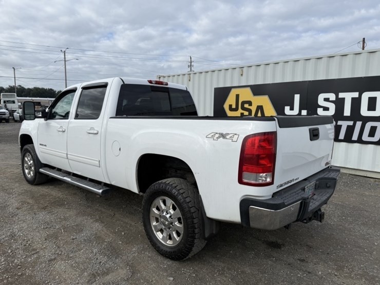 2011-gmc-sierra-2500-image-6