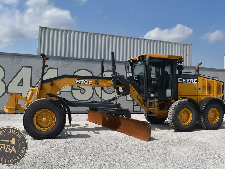 2010-deere-670g-image-5