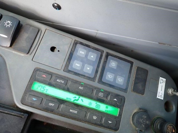 2021-bobcat-e145-image-18