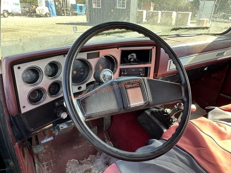 1983-gmc-3500-image-19