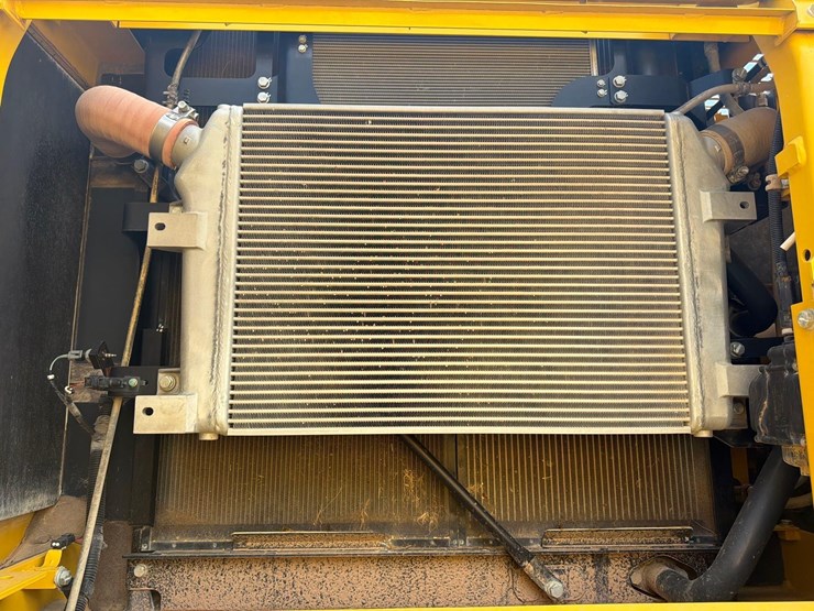 2022-komatsu-pc360-lc-11-image-11