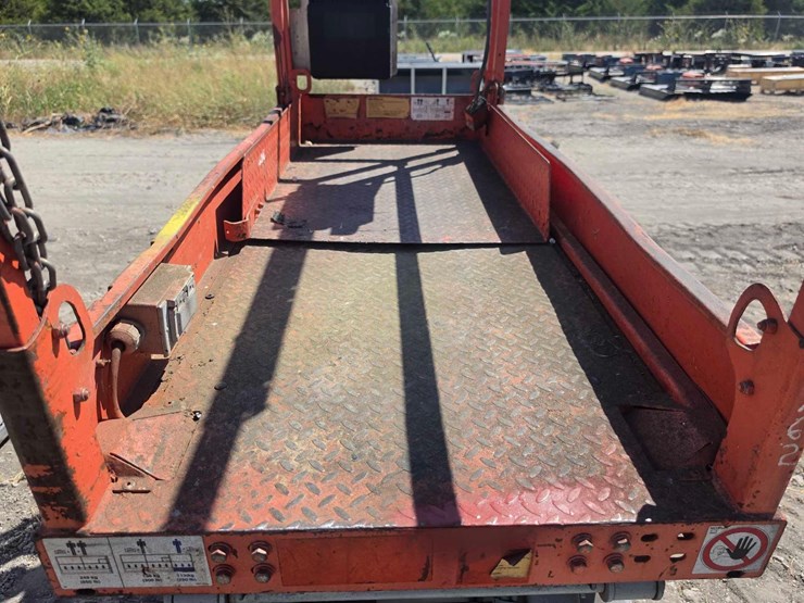 skyjack-sj3219-scissor-lift-image-8