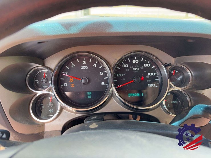 2013-chevrolet-silverado-2500hd-image-37