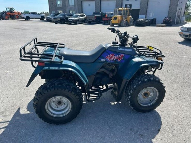 1996-kawasaki-bayou-300-image-3