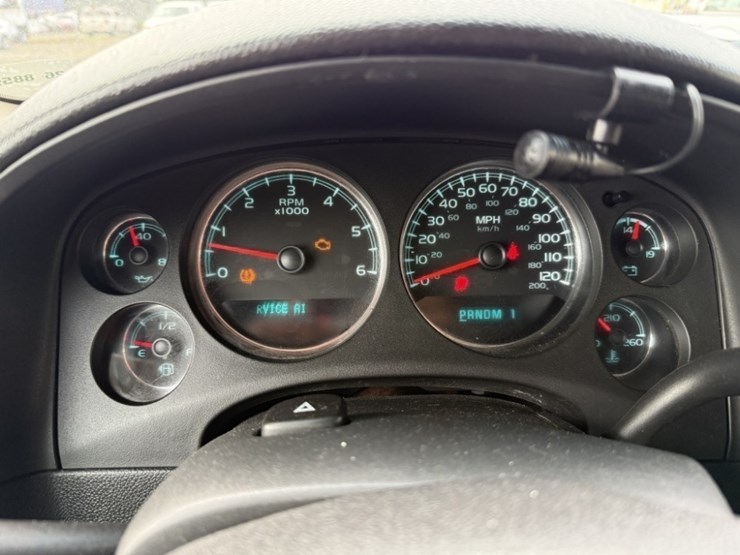 2011-gmc-sierra-2500-image-25