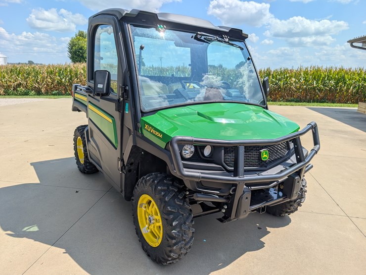 2019-john-deere-gator-image-5