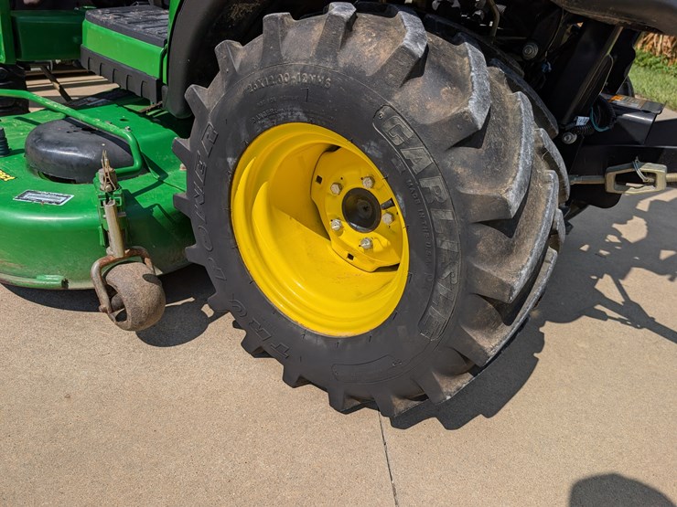 2012-john-deere-1026r-image-36