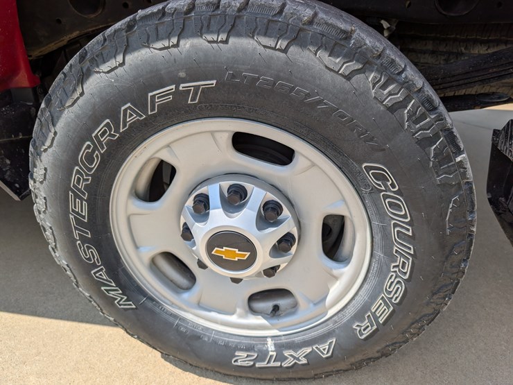 2018-chevrolet-2500hd-image-32