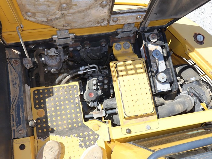 komatsu-pc138us-lc-image-31