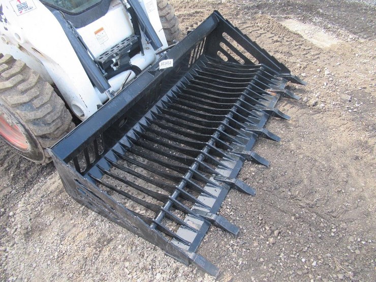 wildcat-80"-skid-steer-skeleton-tooth-bucket-image-4