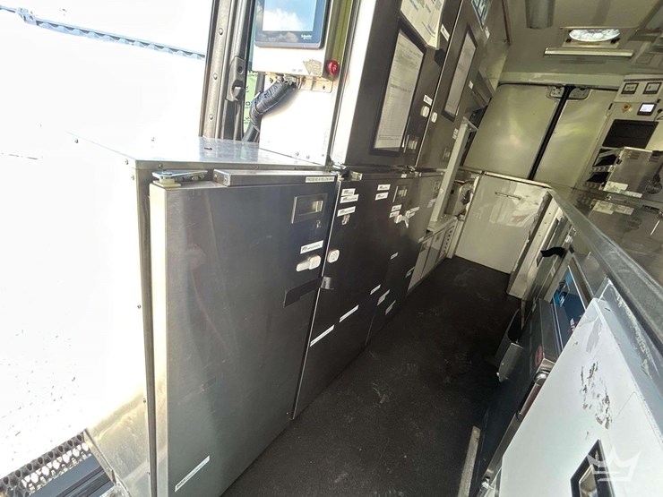 2010-mercedes-benz-sprinter-4500-image-36