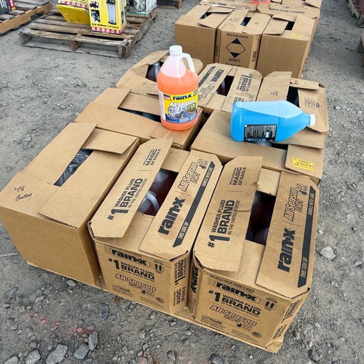 #10537 • Lot of Windshield Washer Fluid INV#10537