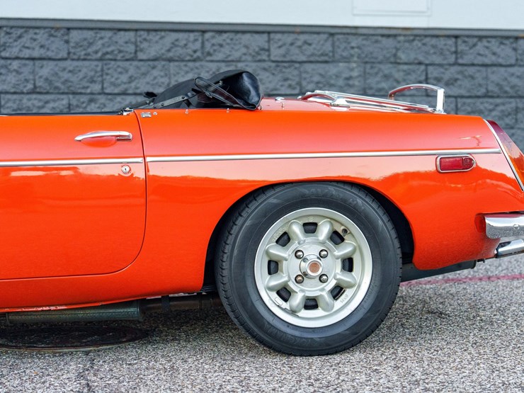 #1069-•-offered-at-no-reserve-|-1973-mg-mgb-mark-lll-convertible-image-39
