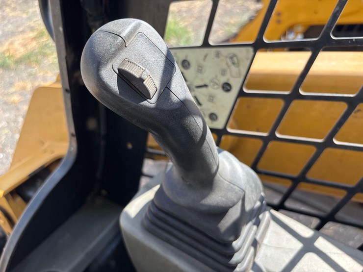 2021-caterpillar-259d-image-20