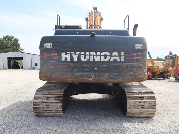 2019-hyundai-hx260l-image-4